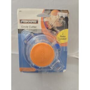 Fiskars Circle Cutter Cuts Perfect Circles 1-8” Scrapbook Tool 9380 Only 1 Blade